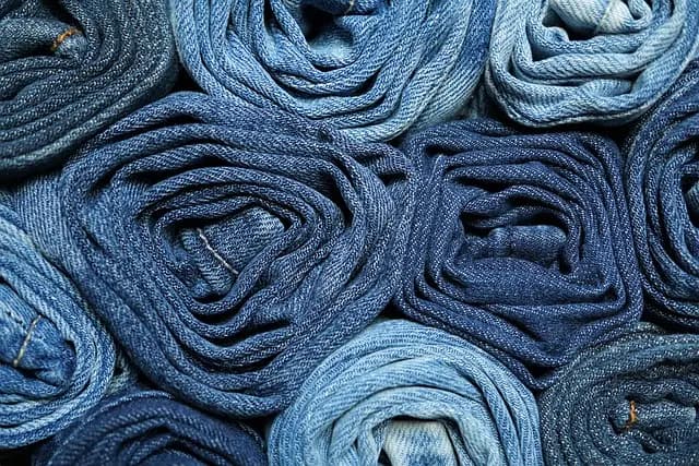 10 Consejos para Elegir Ropa Accesible y Estilosa