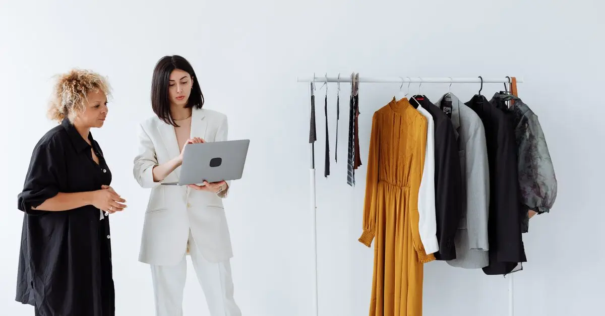 Cómo Elegir Ropa de Trabajo que No Drene tu Presupuesto